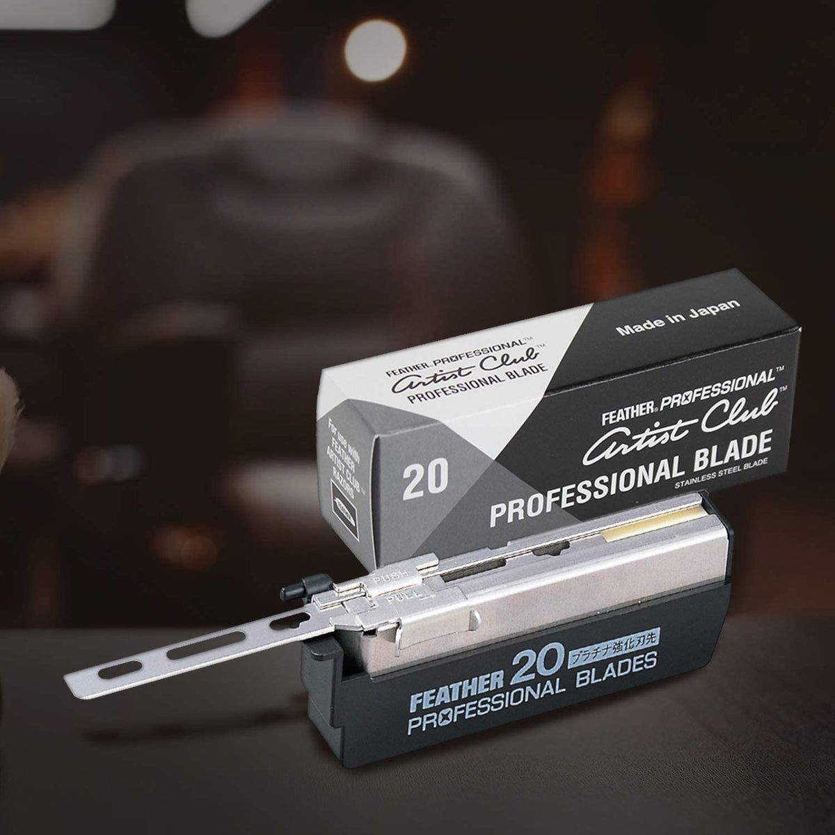 Feather platinum-coated edges deliver enduring sharpness for smooth shaves and clean outlines.