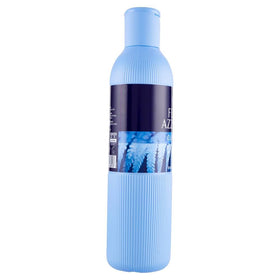 Felce Azzurra Original luxurious lather applied on skin during shower.