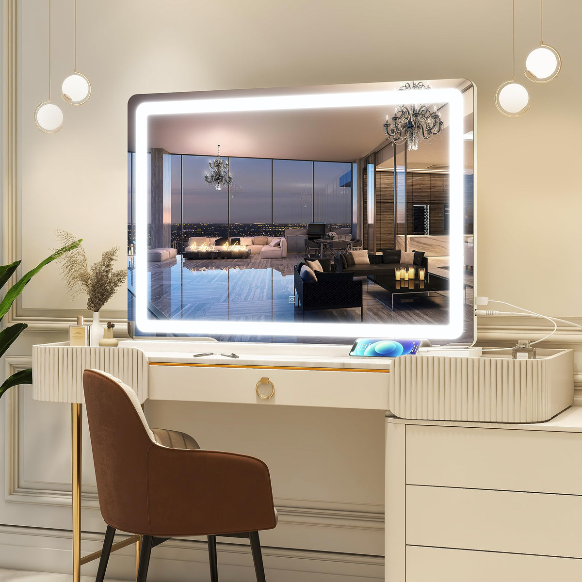 FENNIO mirror USB port for convenient charging