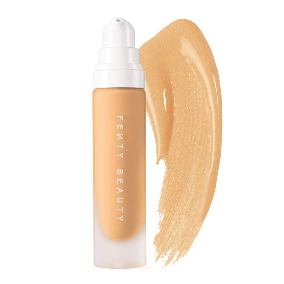 Fenty Beauty Pro Filt’r Soft Matte Foundation 190 pour delivers a smooth, long-wear finish.