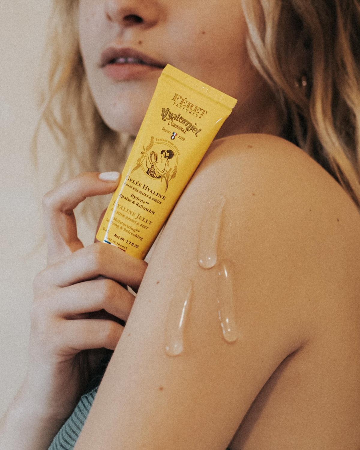 Feret Parfumeur Le Hyalomiel Gel highlights organic French honey in the formula