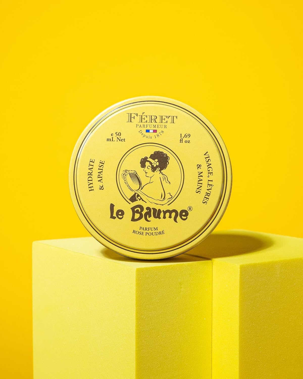 Feret Parfumeur powdery rose scent lingers softly after application.