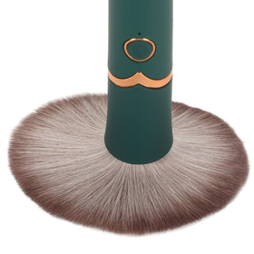 FILFEEL electric makeup brush blends foundation quickly for a seamless finish.