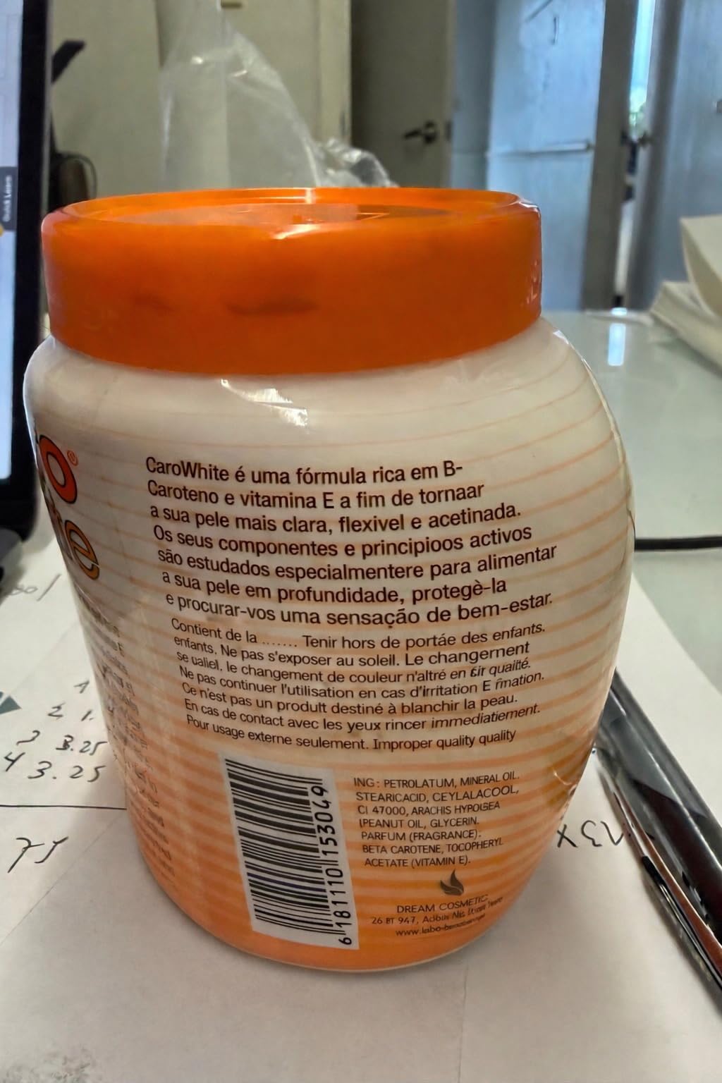Carrot oil close-up highlighting nourishing blend in Caro White Cream