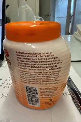 Carrot oil close-up highlighting nourishing blend in Caro White Cream