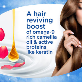 Hair strands after washing with Finesse Volumize + Strengthen for added volume.