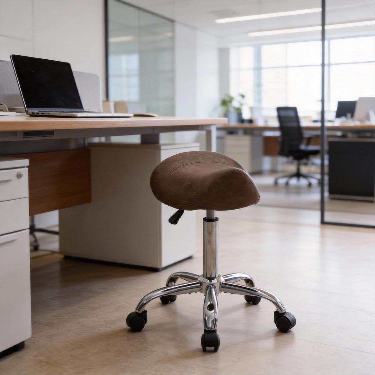 FIRAVOE 18-26 inch height range suits diverse stations.