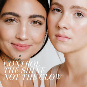 Fitglow loose powder texture on skin demonstrating oil control