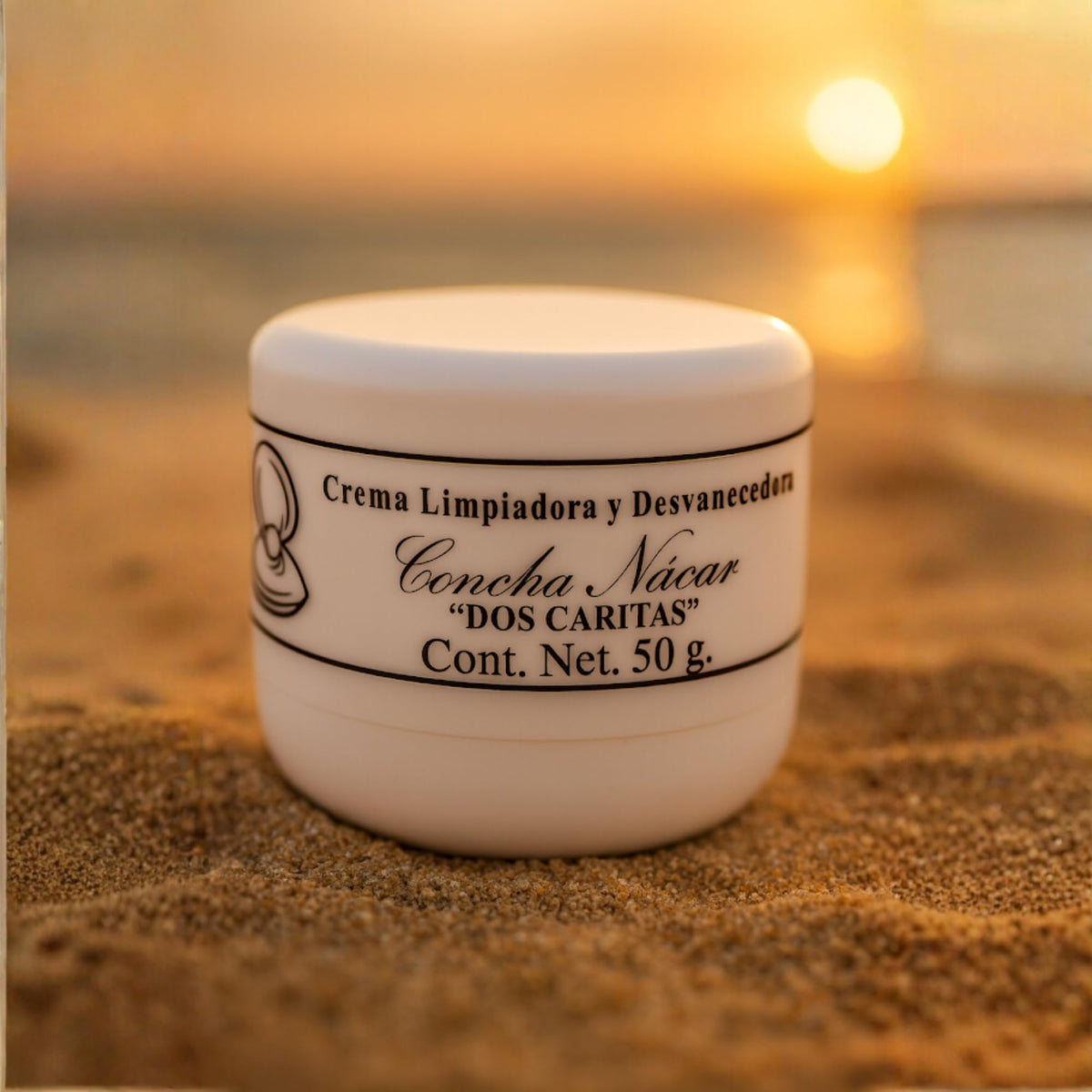 Five Brothers Dos Caritas Concha Nacar Cream small amount demonstrates smooth, easy spreading.