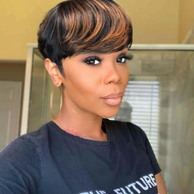 Flandi brown-highlight wig close-up shows subtle color depth and realism.