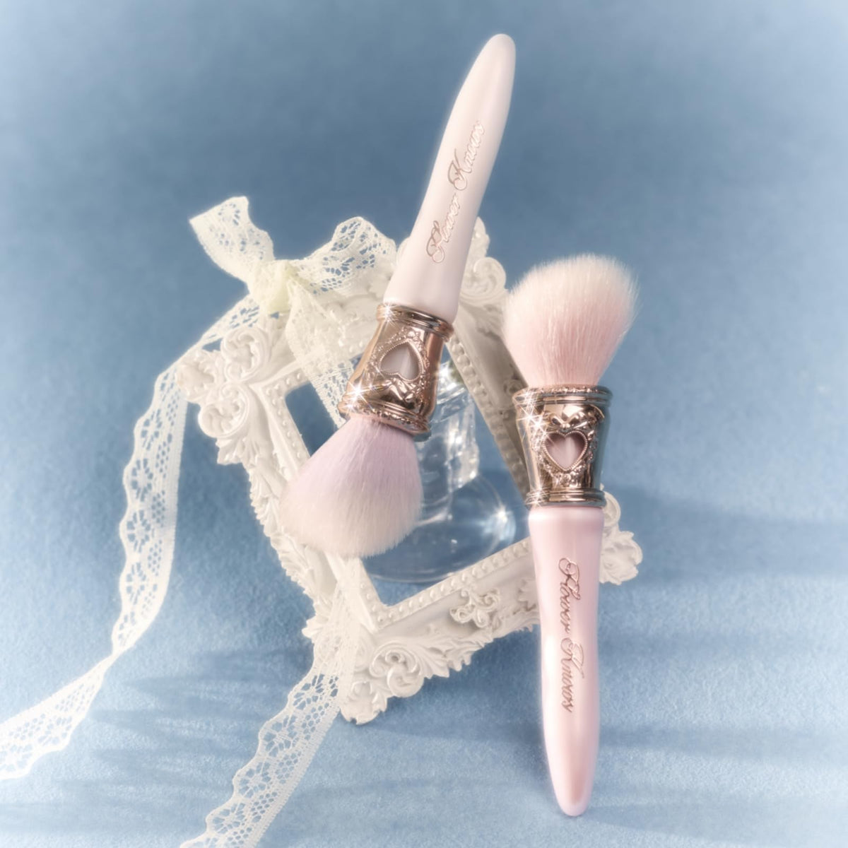 Flower Knows Bunny Garden blush brush designed to be scratch-proof with zero shedding.