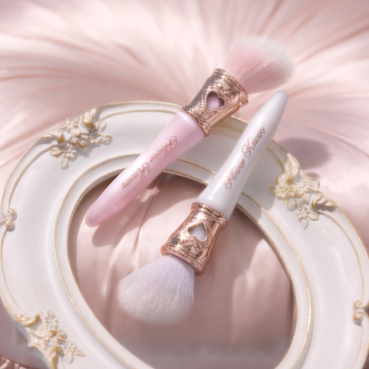 Flower Knows Bunny Garden blush brush activates finely-milled powders for easy use.