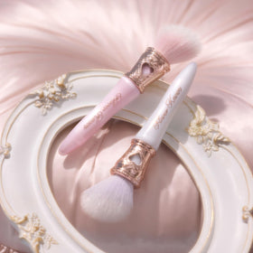 Flower Knows Bunny Garden blush brush activates finely-milled powders for easy use.