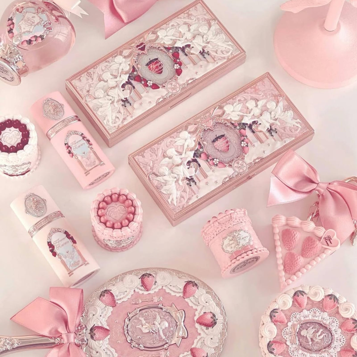 Flower Knows Cake Charm Set hair clip for secure, stylish daytime wear