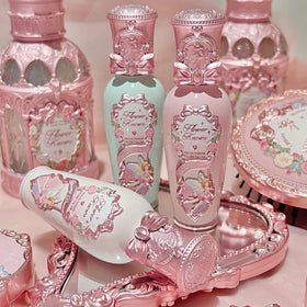 Gift-ready lip set for holidays, birthdays, and Valentine’s Day.