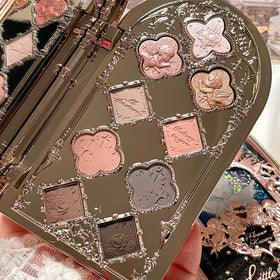 Flower Knows Little Angel packaging presenting a gift-ready compact case.