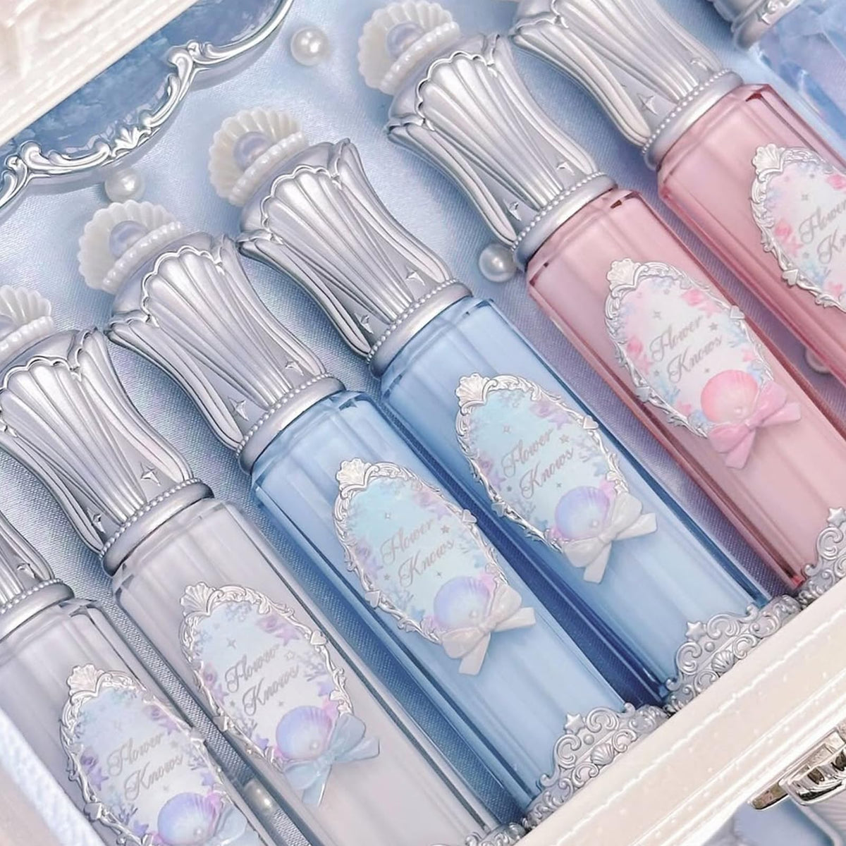 Flower Knows Nourishing glaze on lips after wear for lasting gloss