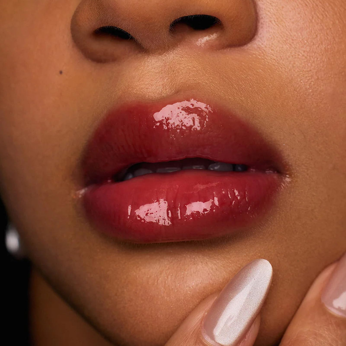 Flower Knows Shells Jewel Nourishing Lip Glaze moisturizing oil nourishes lips