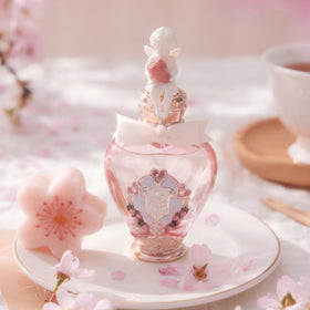Flower Knows Strawberry Milk Shake bottle, creamy gourmand look with caramel hints.