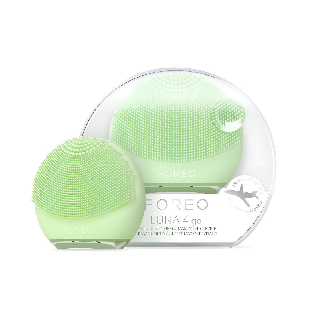 FOREO LUNA 4 go two-zone brush cleanses with distinct touchpoints for all skin areas.