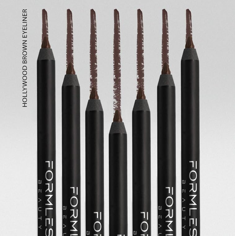 Formless Beauty Classic Eyeliner application closeup demonstrates a smooth, creamy glide.
