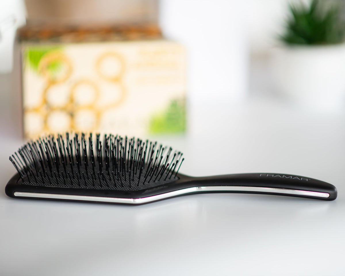 FRAMAR black paddle brush ergonomic handle for secure grip