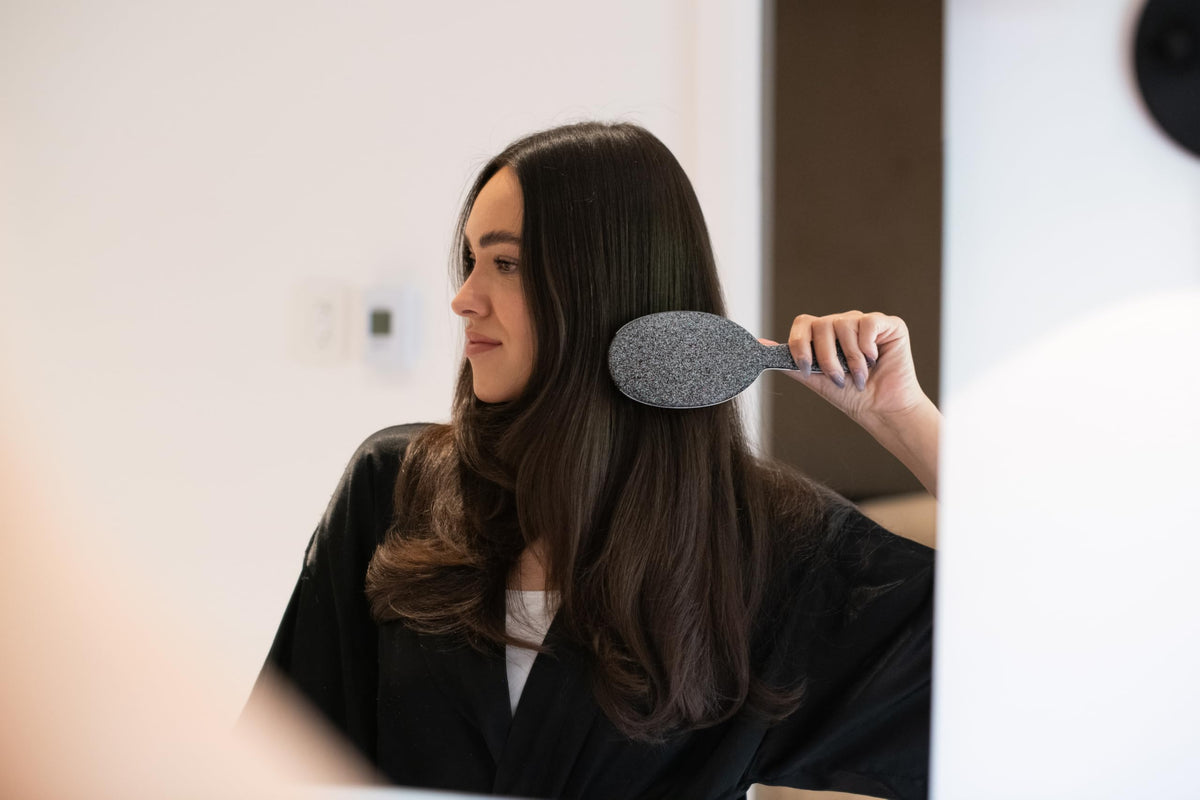 FRAMAR Glitter Hair Brush bristles close-up highlight flexible bristles for gentle detangling.