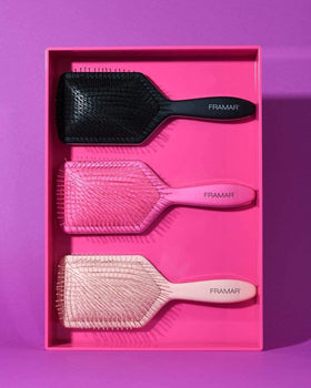 Framar paddle brush easy grip handle for secure brushing