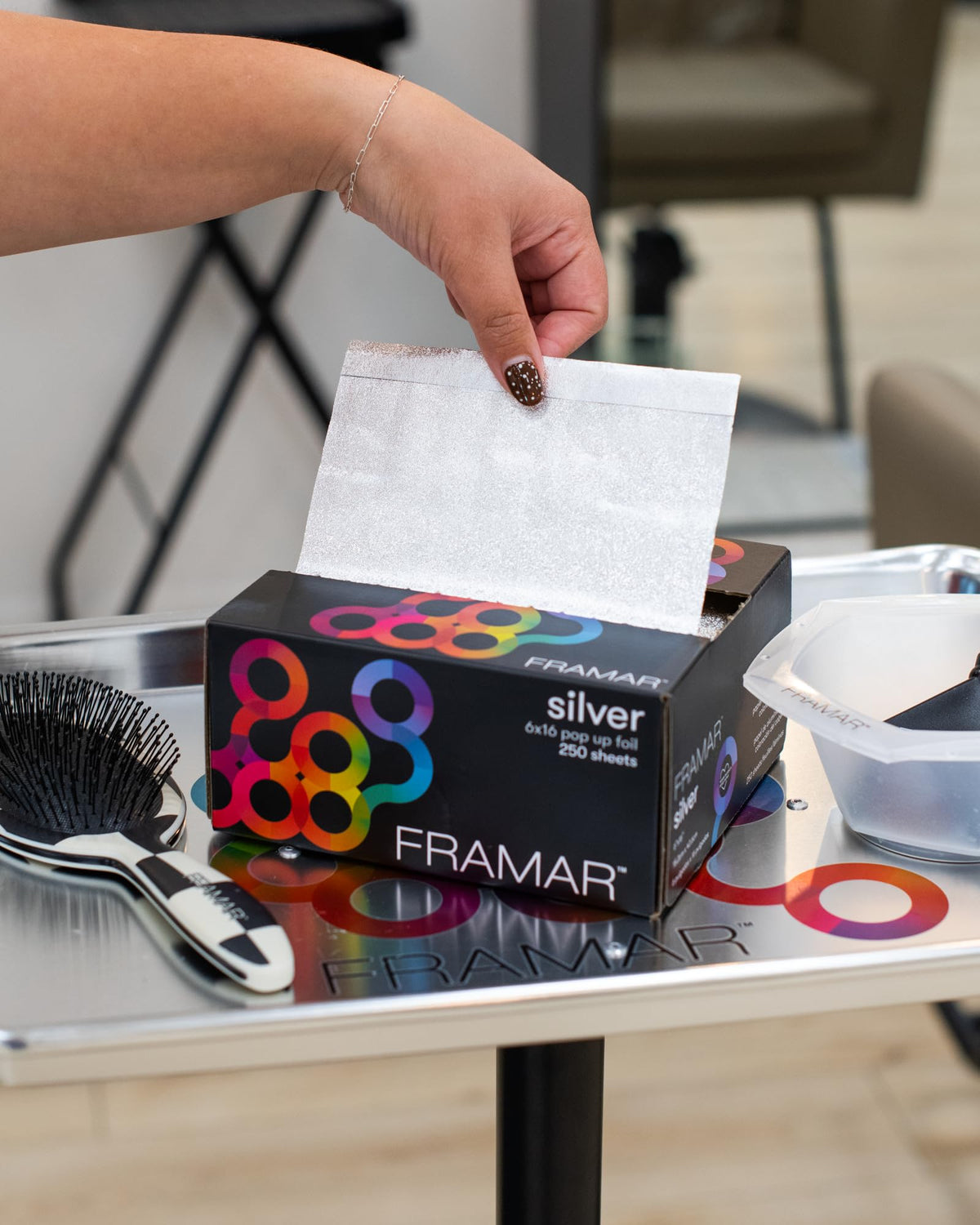 Framar professional silver foil delivers reliable shine and control.