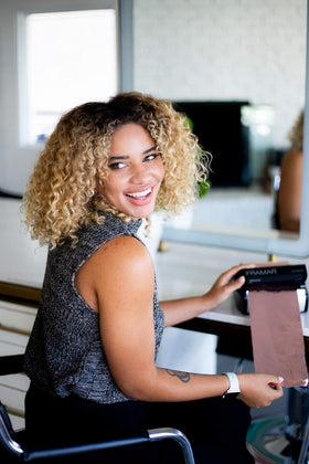 FRAMAR smooth aluminum foil prevents slipping for consistent highlighting results.