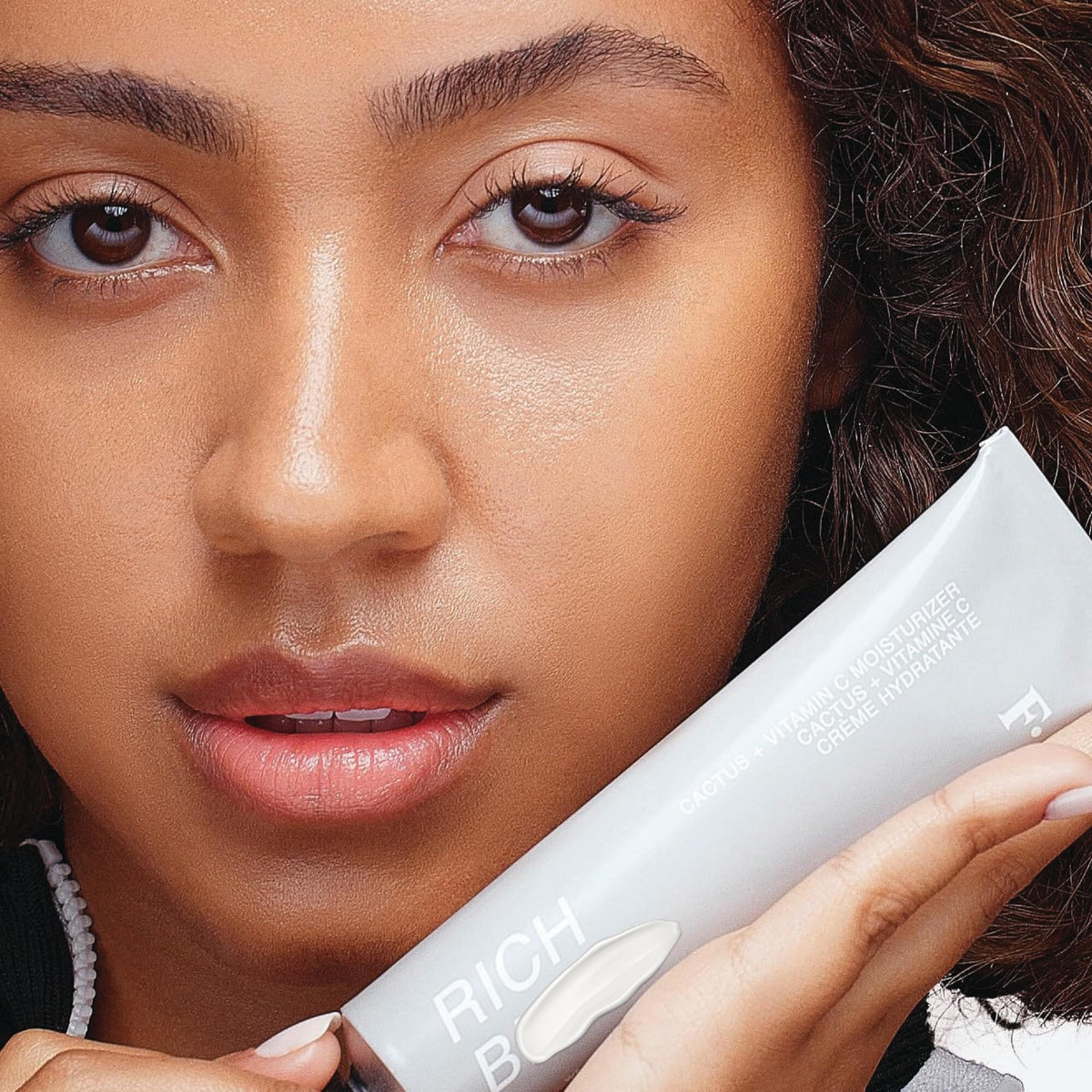 Freck Beauty RICH Babe morning application demonstrates daily hydration under makeup.