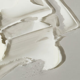 Freck Beauty RICH Babe Vitamin C glow swatch promotes vibrant, even skin tone.