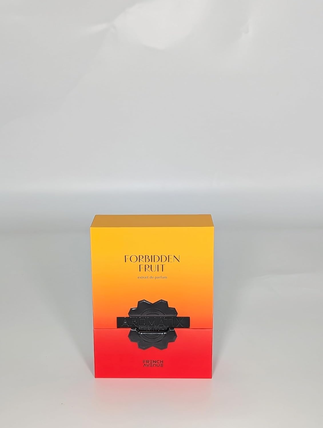 French Avenue Aromatix Forbidden Fruit bottle top, preserves freshness and luxury impression.