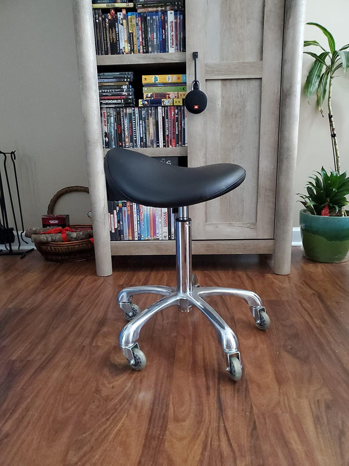 FRNIAMC saddle stool green warranty badge indicating 1-year quality guarantee