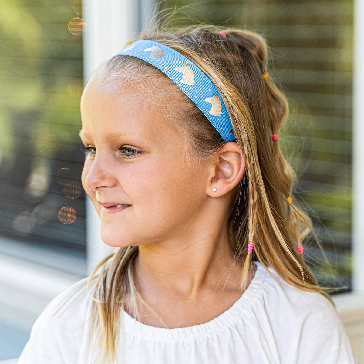 FROG SAC women's athletic headband offers reliable grip.