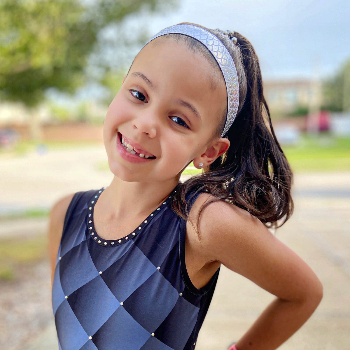 FROG SAC Mermaid headband with non-slip velvet lining stays in place