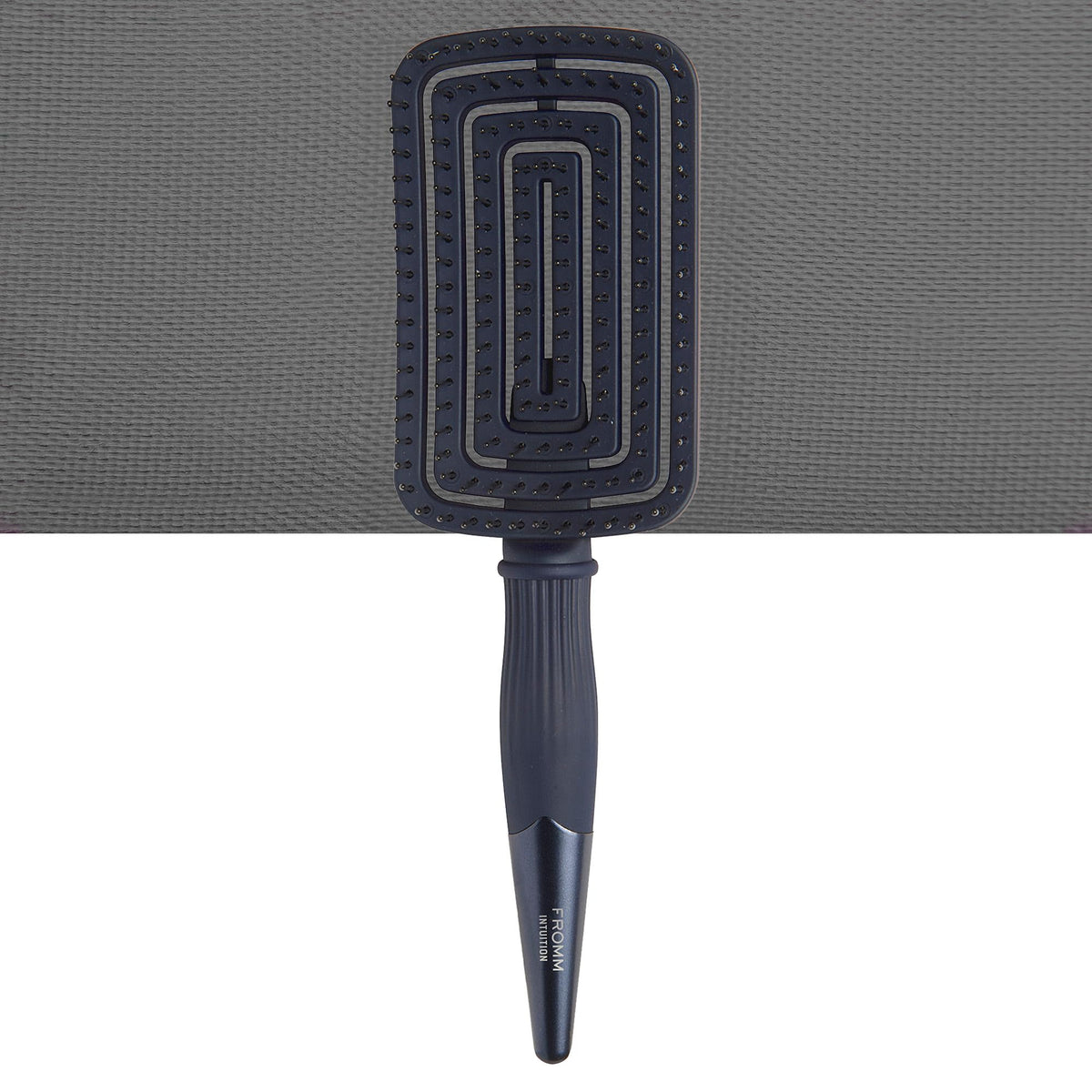 Fromm Intuition Flexer cushion-less base dries quickly to reduce moisture