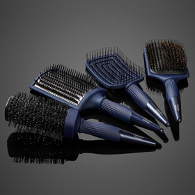 Fromm Intuition Glosser salon-grade brush supports consistent shine at home.