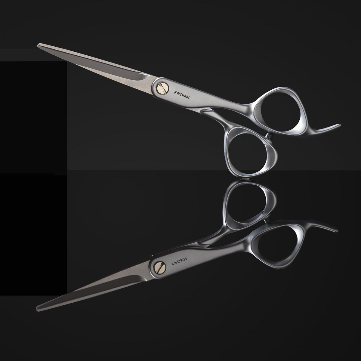 Fromm Transform semi-offset ergonomic handle designed for comfortable styling sessions