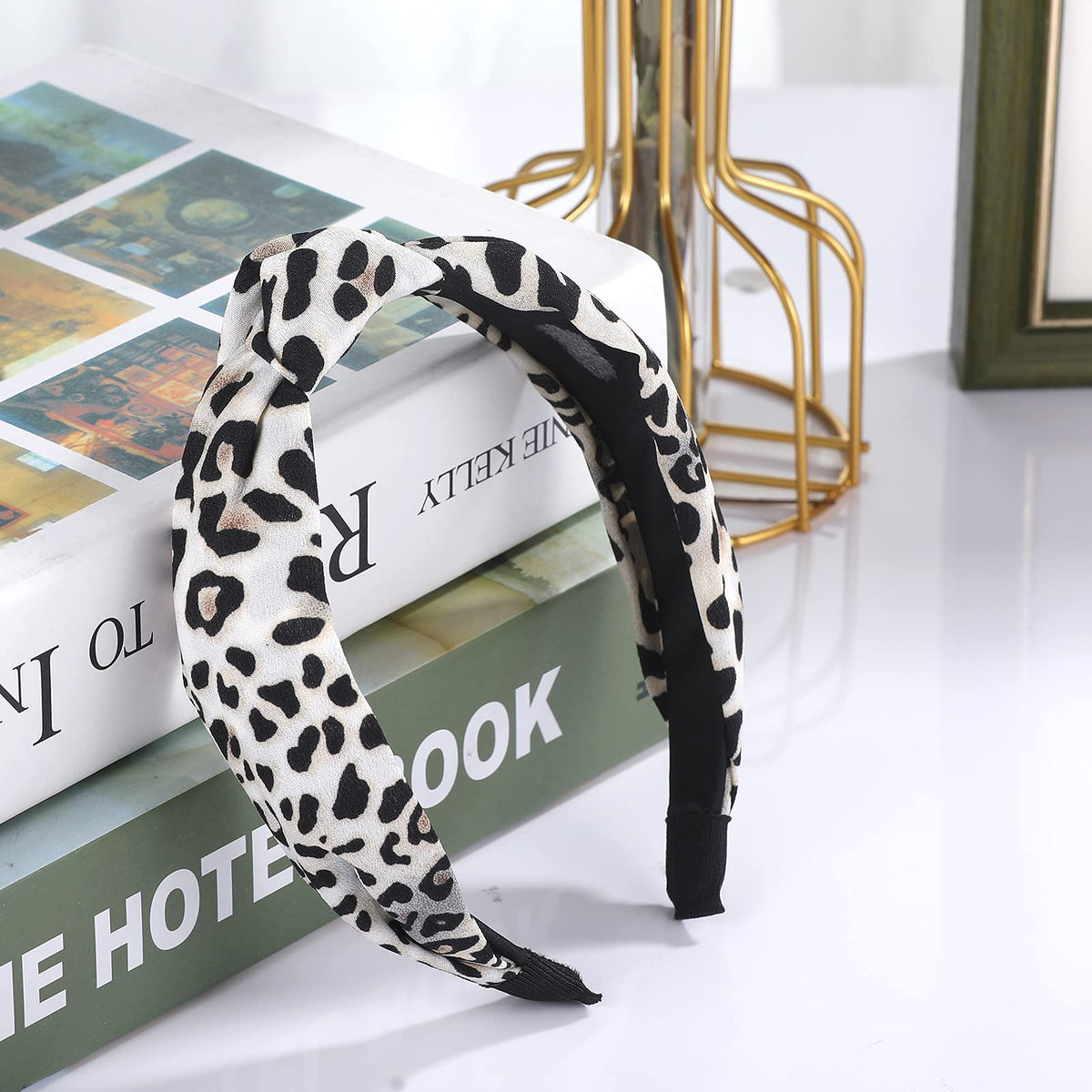 Funtopia solid cream headband delivers versatile daily wear