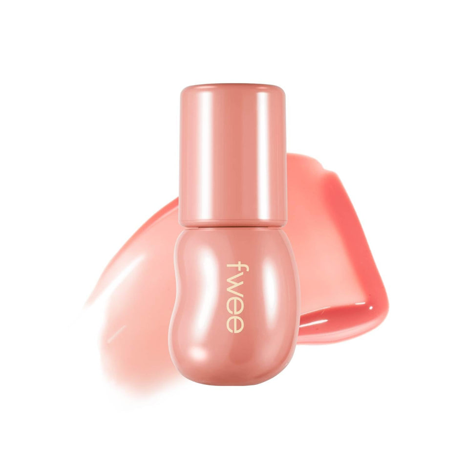 Fwee 3D Voluming Gloss rich vanilla bottle close-up showing glossy shine