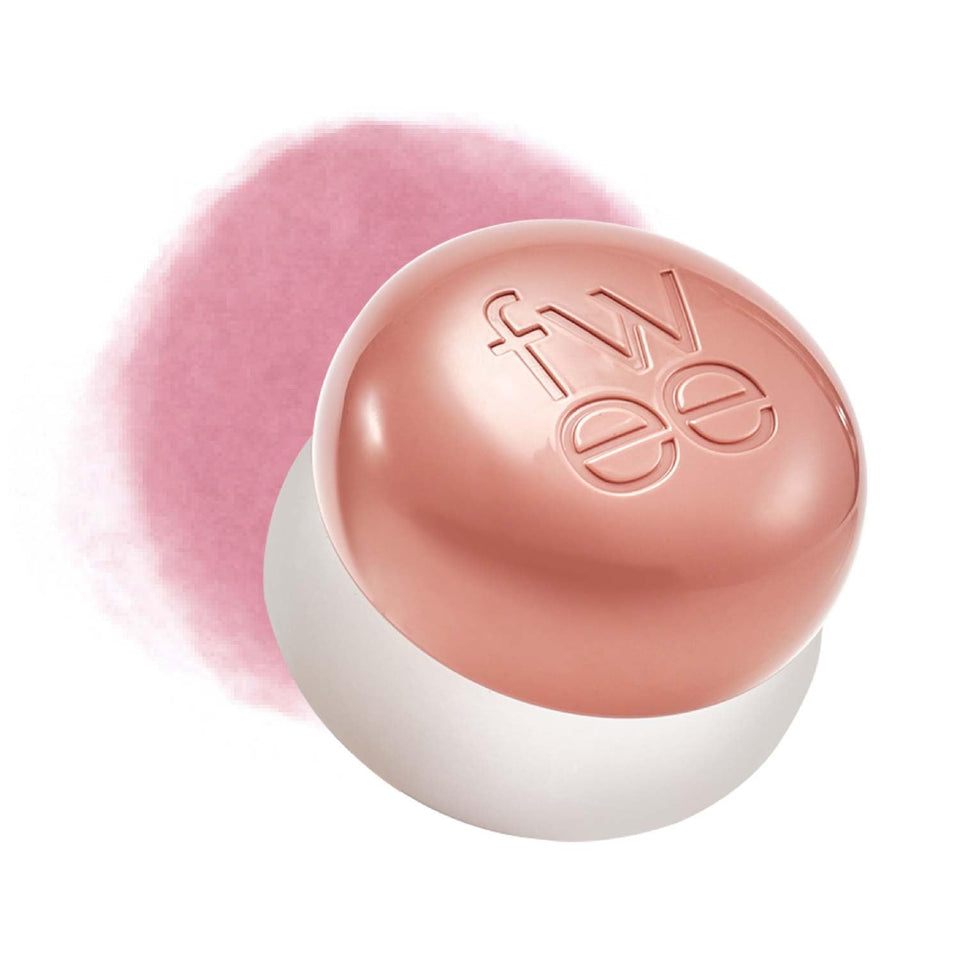 Fwee Blurry Pudding Pot airbrushed blush for a soft, seamless flush.
