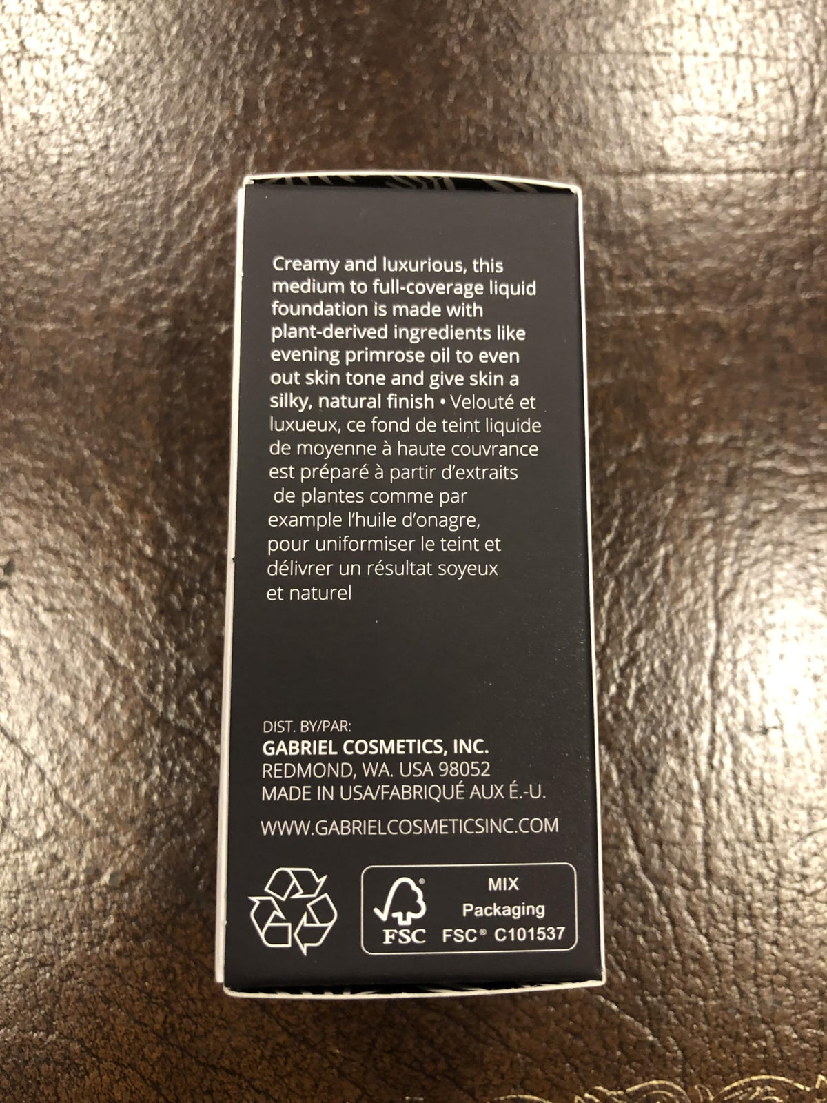 Ingredients panel highlight of Gabriel Cosmetics Liquid Foundation with avocado and jojoba
