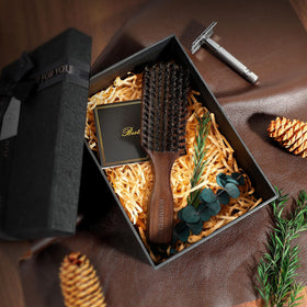 GAINWELL beard styling with brush distributes oil evenly for a neat look