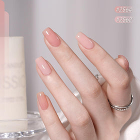 GAOY matte top coat bottle delivering a velvety winter texture