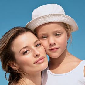 Water resistance up to 80 minutes icon beside Garnier Ombrelle sunscreen.
