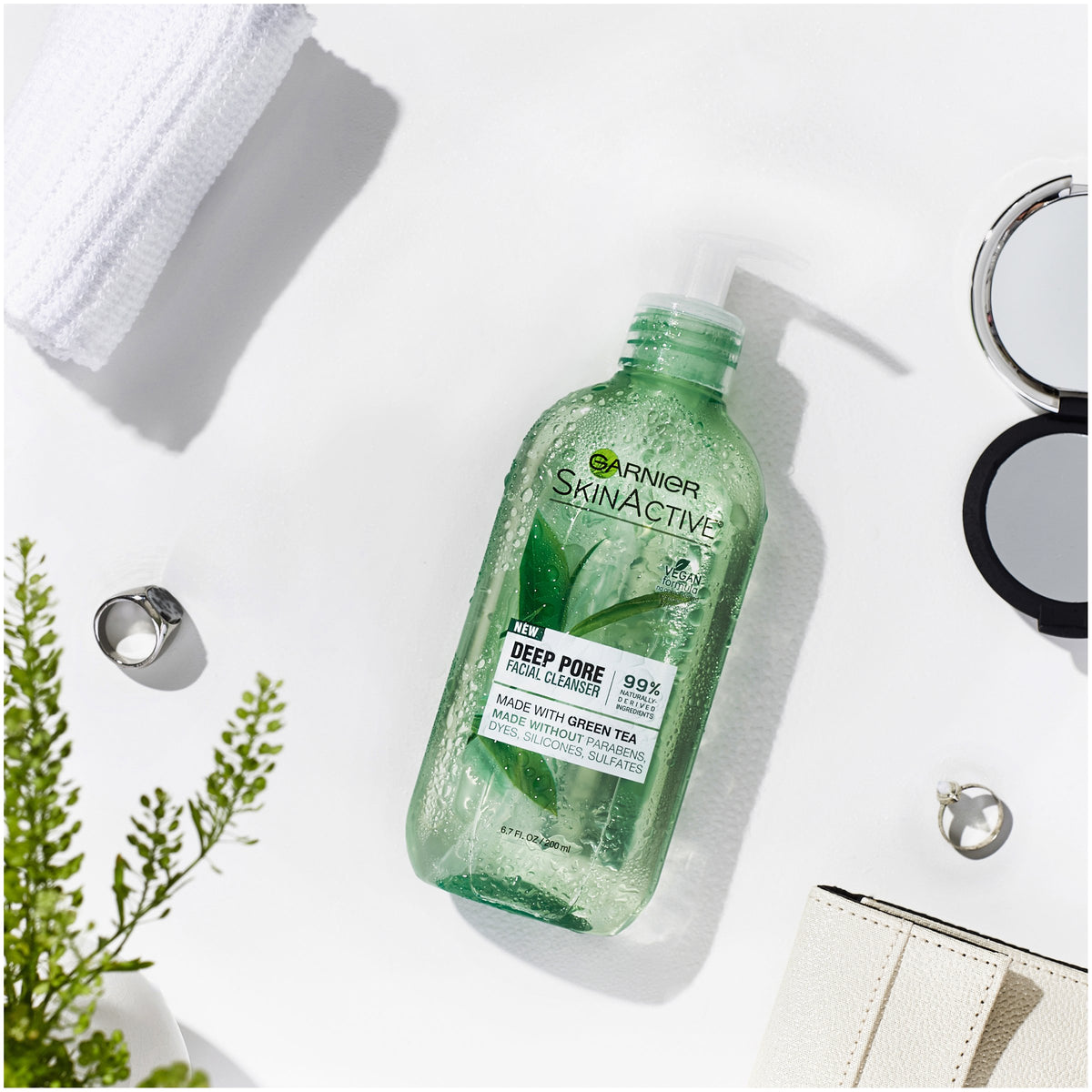 Garnier SkinActive Green Tea Face Wash removes dirt and oil for a refreshed look.