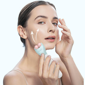 Gdbanlimi disinfection case keeps roller heads clean between uses.