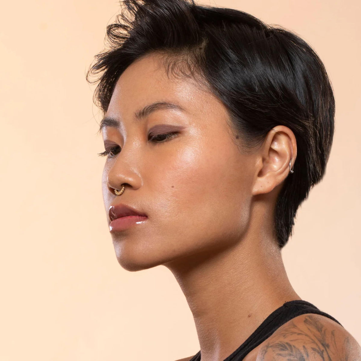 Gen See Mixed Media Matte Liquid Eyeshadow plush application-diffused wash demonstrates blending.