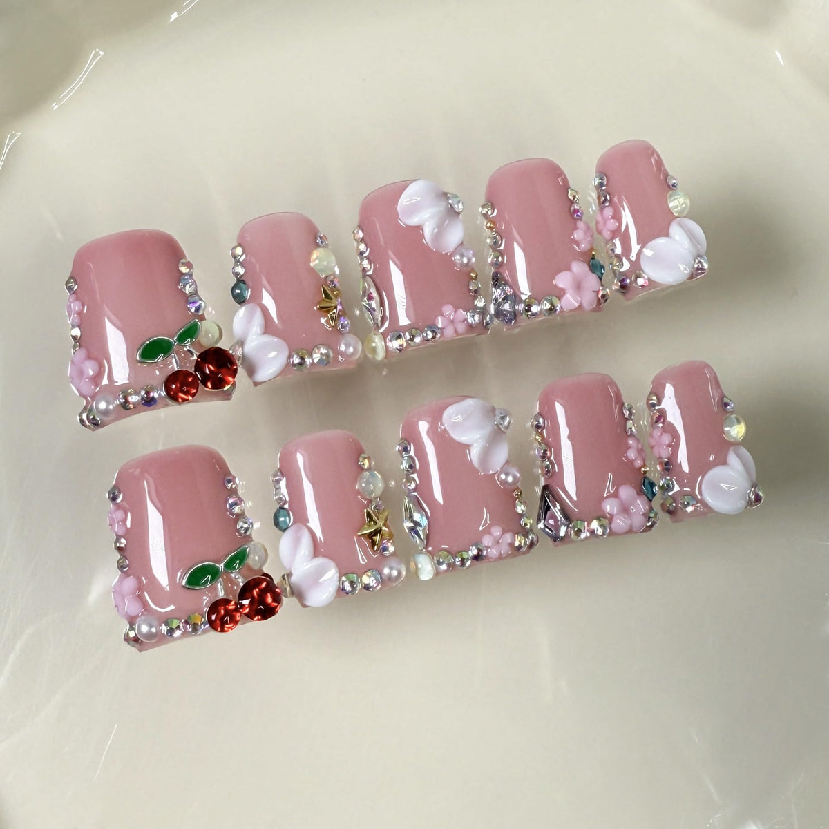 Generic Duck flowers design press-on nails for quick nail art at events.